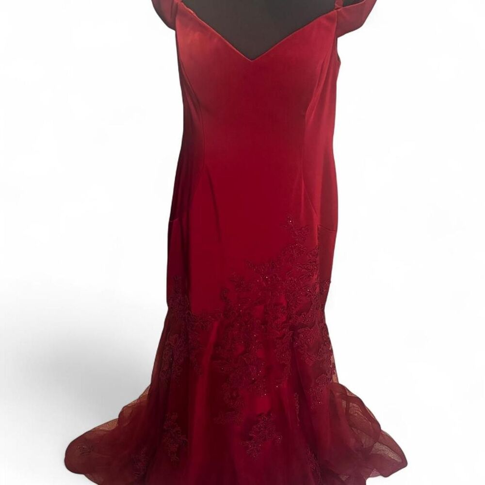 Camille La Vie Burgundy Off Shoulder Embroidered Mermaid Prom Gown sz 16